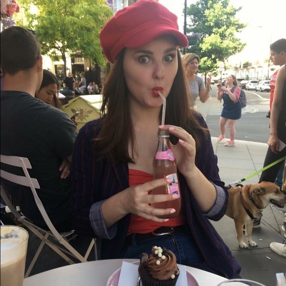 Meet your Posher, Amanda - Picture 6 of 7